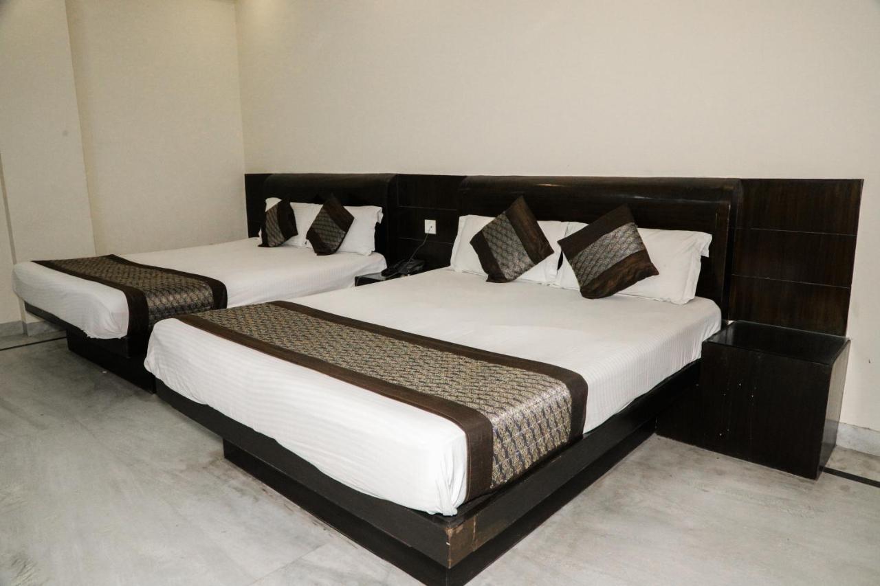 Hotel Centra Inn New Delhi Eksteriør billede