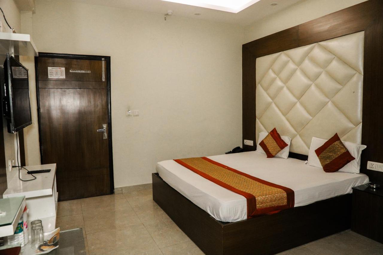 Hotel Centra Inn New Delhi Eksteriør billede