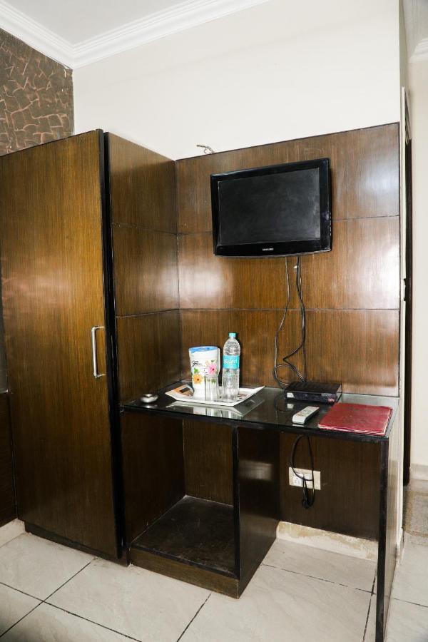 Hotel Centra Inn New Delhi Eksteriør billede