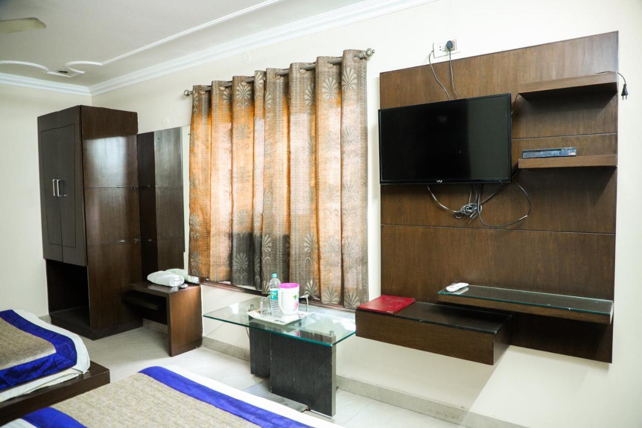 Hotel Centra Inn New Delhi Eksteriør billede